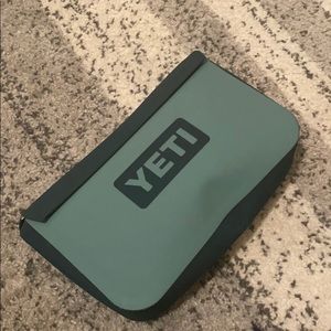 Yeti sidekick dry bag